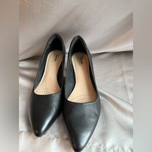 Zarey Court Black Leather Clark Heels - Size 9